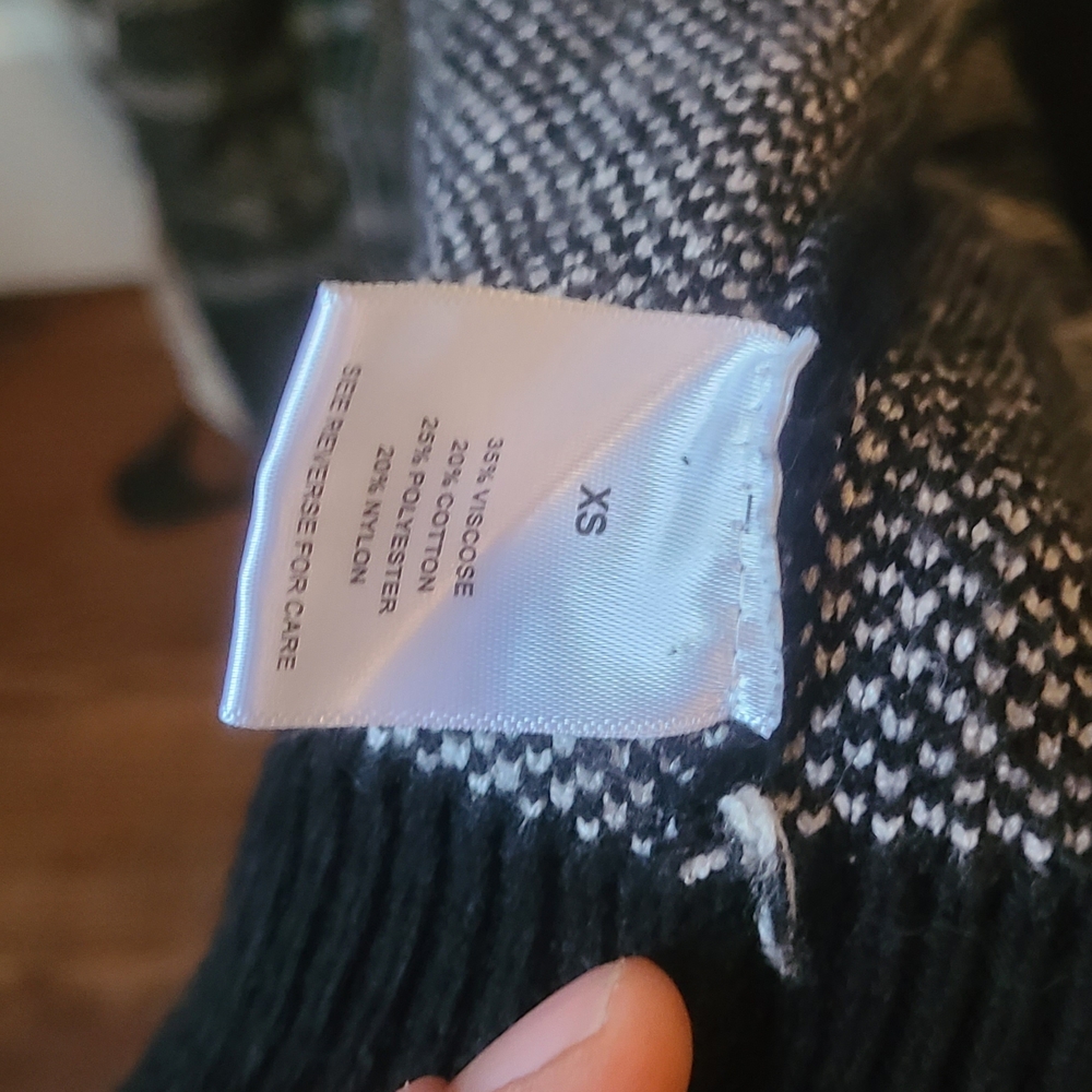 Black and White Geometric Tokyo Revengers Cardigan - Picture 3 of 5